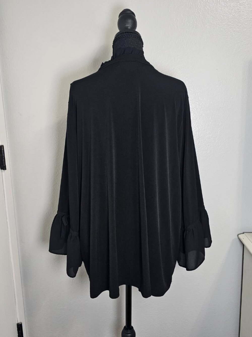 Karl Lagerfeld Paris Black Ruffle Collar Trumpet Sleeves Blouse Size 3XL - Picture 4 of 7